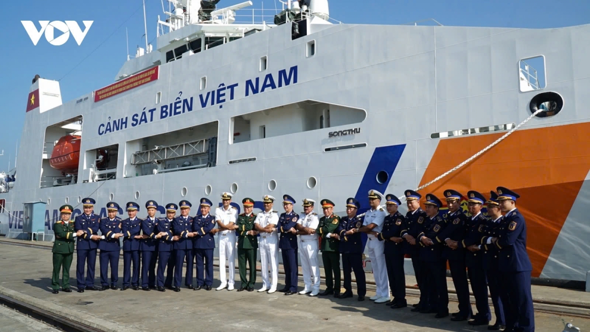 Coast Guard forces of Vietnam and India hold joint exercise